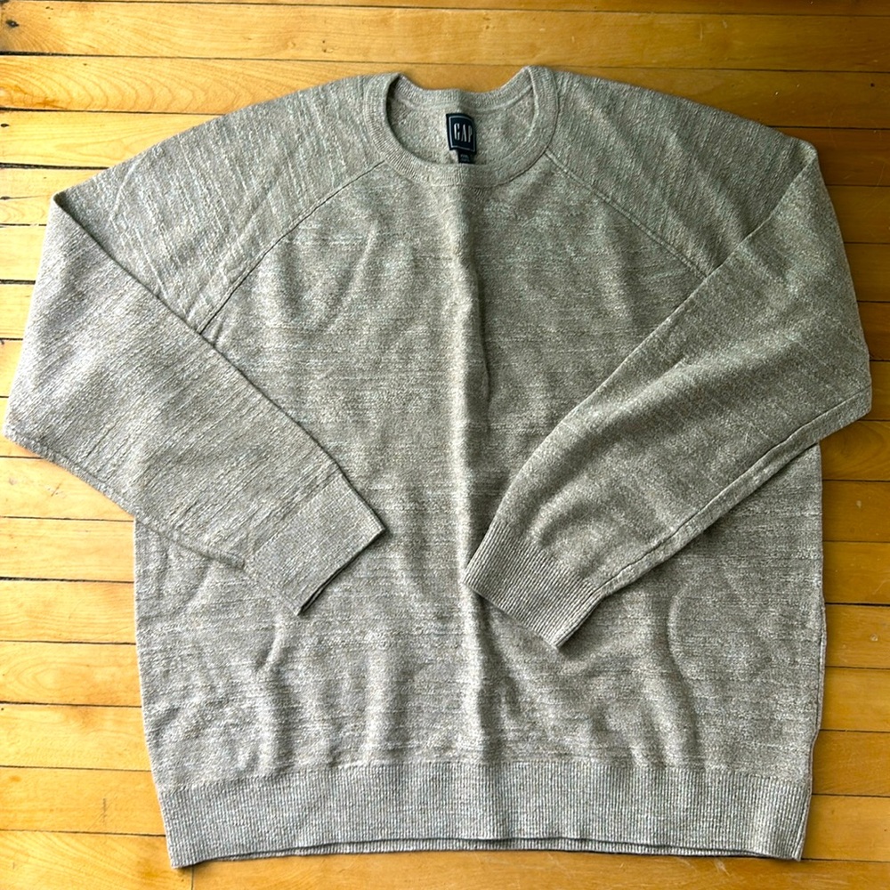 Men’s Gap sweater